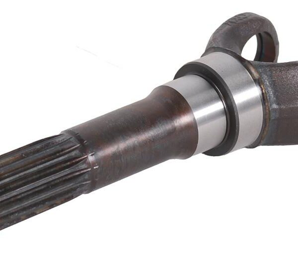 Front axle shaft, short, 27 x 71, L=205 mm, 16 splines, Ø30 mm, relief Ø3545 mm, Massey Ferguson